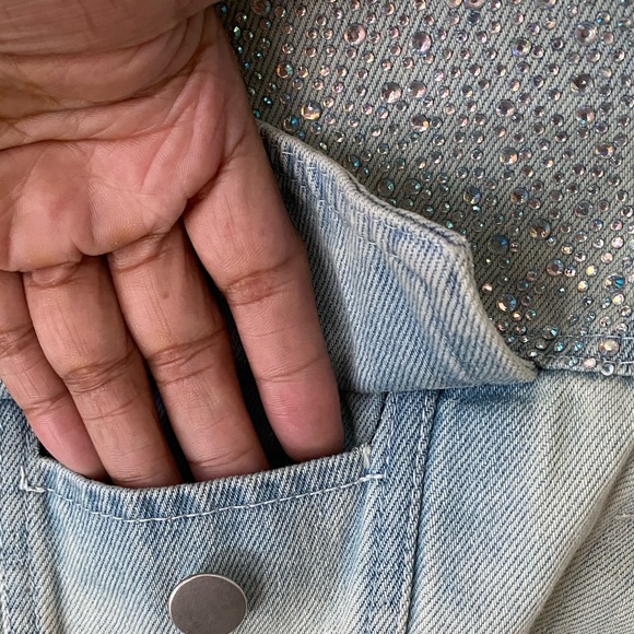 Elegant Glitter Light Blue Denim Jacket with Glitter Accents - Picture 4 of 6